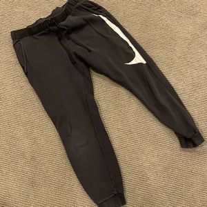 Nike joggers m